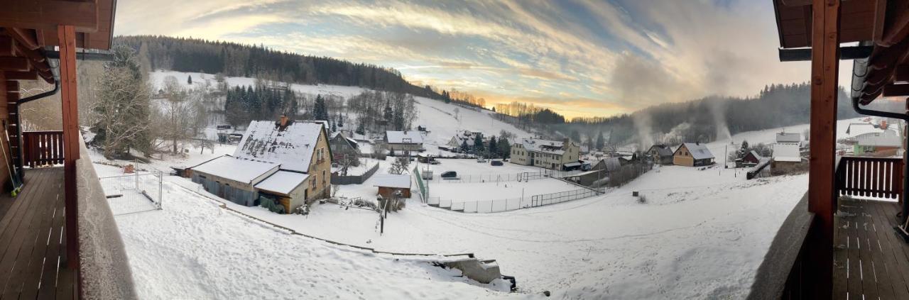 Rodinny Dum Na Slunecni Strani Dolni Dvur Buitenkant foto