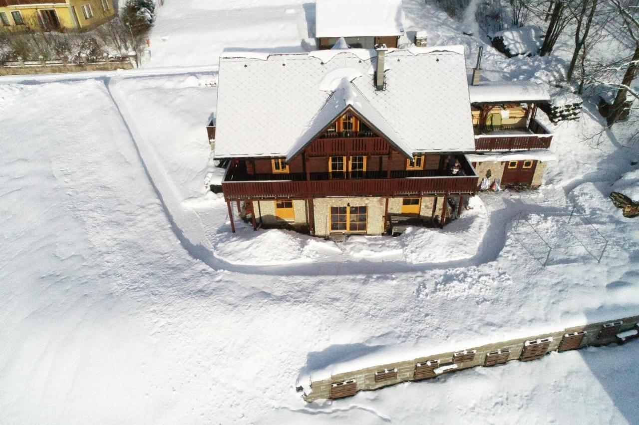 Rodinny Dum Na Slunecni Strani Dolni Dvur Buitenkant foto