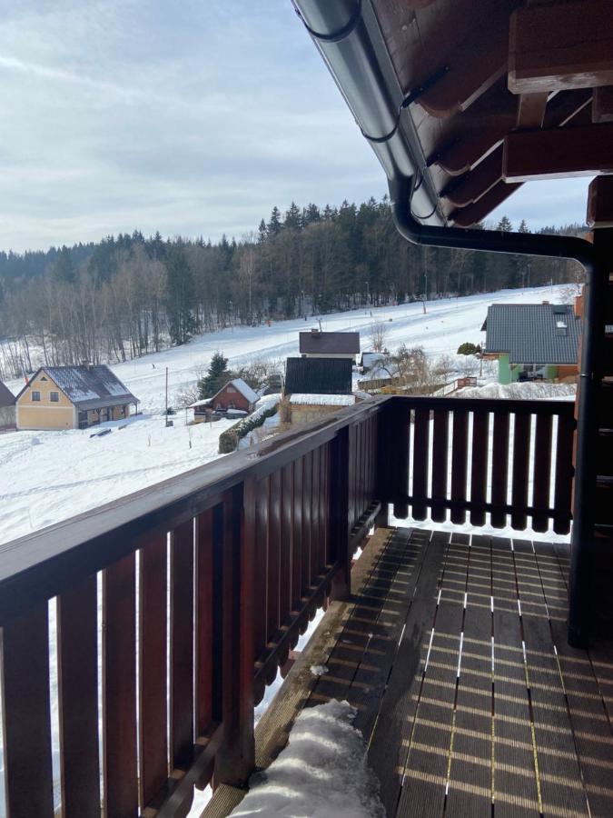 Rodinny Dum Na Slunecni Strani Dolni Dvur Buitenkant foto